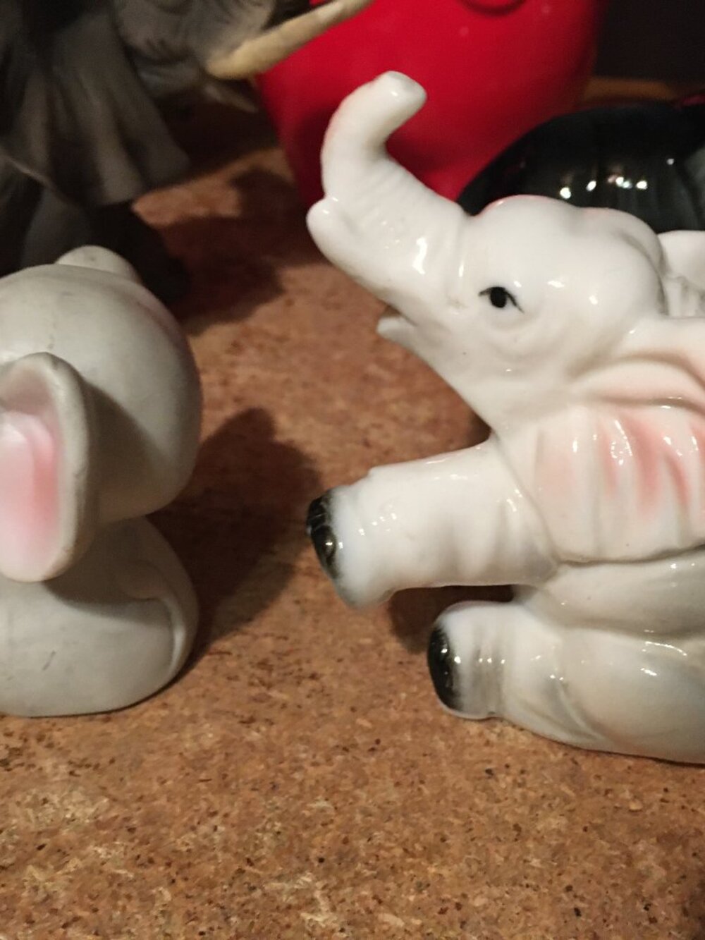 LOT OF 22 ELEPHANT FIGURES CERAMIC PORCELAIN ENESCO CIRCUS JAPAN - Picture 6 of 16